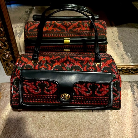 Vintage Red Flocked Tapestry carry all handbag. - Picture 1 of 1